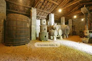 Muséu Etnográficu del Pueblu d'Asturies - Museo Etnográfico del Pueblo de Asturias