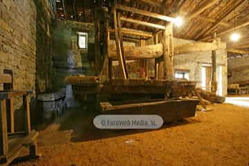 Muséu Etnográficu del Pueblu d'Asturies - Museo Etnográfico del Pueblo de Asturias
