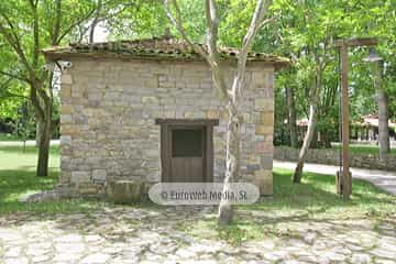 Muséu Etnográficu del Pueblu d'Asturies - Museo Etnográfico del Pueblo de Asturias