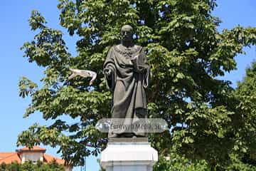 Escultura «Monumento a Posada Herrera»