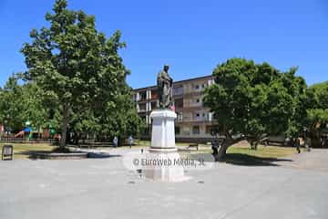 Escultura «Monumento a Posada Herrera»