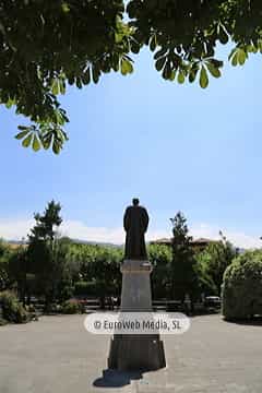 Escultura «Monumento a Posada Herrera»