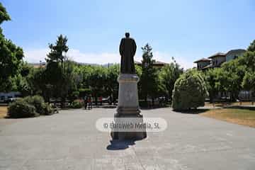 Escultura «Monumento a Posada Herrera»