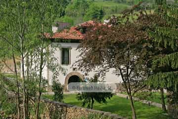 Palacio de Arriba o de los Bernardo de Miranda en Cenera