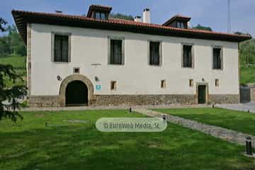 Palacio de Arriba o de los Bernardo de Miranda en Cenera
