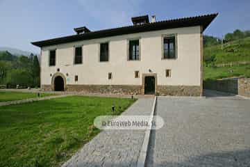 Palacio de Arriba o de los Bernardo de Miranda en Cenera