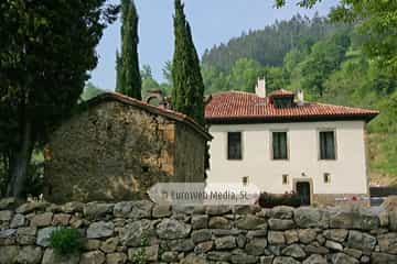Palacio de Arriba o de los Bernardo de Miranda en Cenera