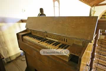 Iglesia de San Pedro de Loredo