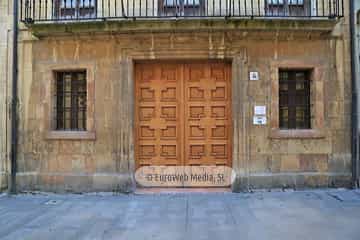 Casa de los Oviedo-Portal