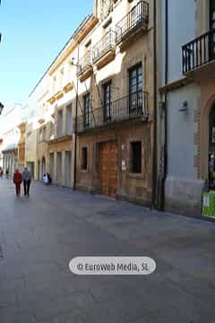 Casa de los Oviedo-Portal