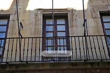 Casa de los Oviedo-Portal