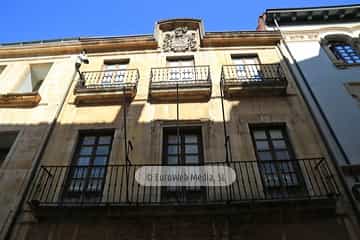 Casa de los Oviedo-Portal