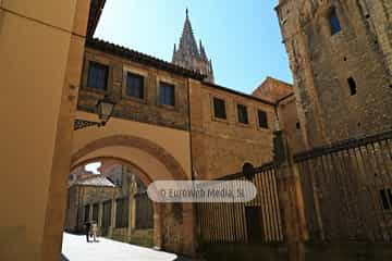 Exteriores. Catedral de Oviedo