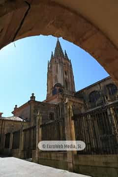 Exteriores. Catedral de Oviedo