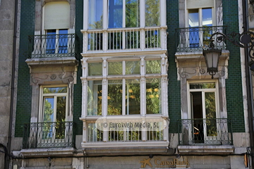 Edificio calle Uría, 8