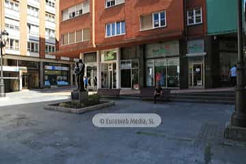 Escultura «Amigos»