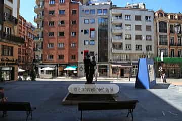 Escultura «Amigos»