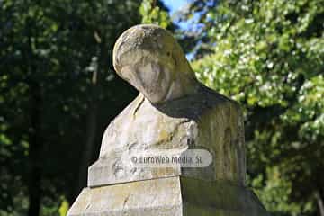 Escultura «Amor y Dolor»