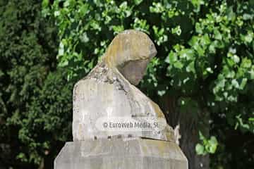 Escultura «Amor y Dolor»