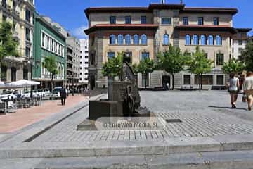 Escultura «El regreso de Williams B. Arrensberg»