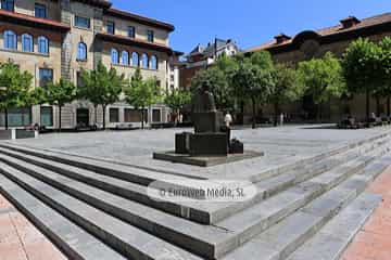 Escultura «El regreso de Williams B. Arrensberg»
