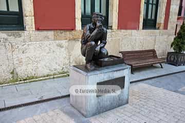 Escultura «El vendedor de pescado»