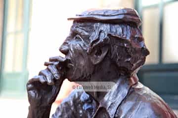 Escultura «El vendedor de pescado»