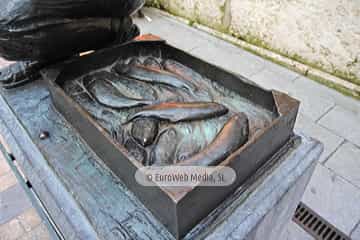 Escultura «El vendedor de pescado»