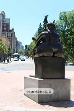 Escultura «La maternidad»