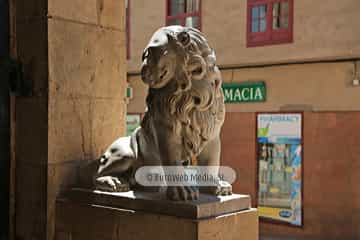 Escultura «León»