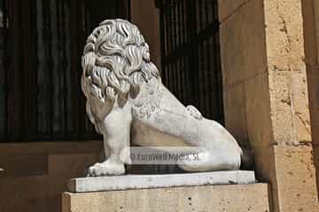 Escultura «León»