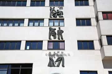 Escultura «Mural de Trabajo»
