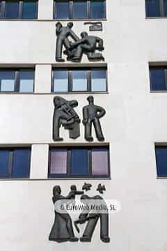 Escultura «Mural de Trabajo»