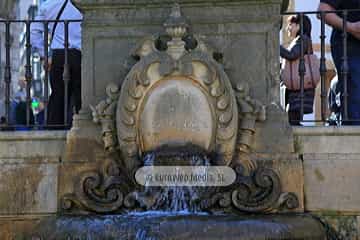 Fuente en la Plaza de Alfonso II el Casto