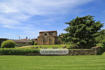 Exteriores. Iglesia San Julián de los Prados de Oviedo