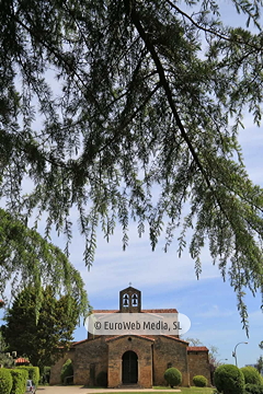 Exteriores. Iglesia San Julián de los Prados de Oviedo
