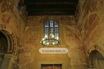 Interiores. Iglesia San Julián de los Prados de Oviedo
