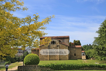 Exteriores. Iglesia San Julián de los Prados de Oviedo