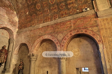 Interiores. Iglesia San Julián de los Prados de Oviedo