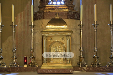 Interiores. Iglesia San Julián de los Prados de Oviedo