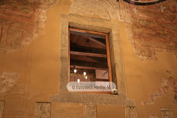 Interiores. Iglesia San Julián de los Prados de Oviedo