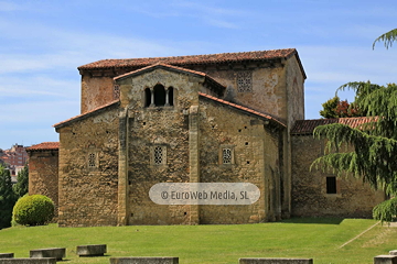 Exteriores. Iglesia San Julián de los Prados de Oviedo