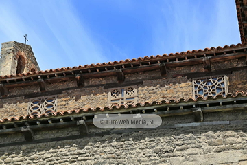 Exteriores. Iglesia San Julián de los Prados de Oviedo
