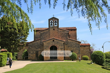 Exteriores. Iglesia San Julián de los Prados de Oviedo