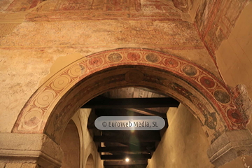 Interiores. Iglesia San Julián de los Prados de Oviedo