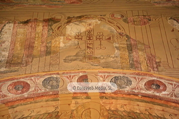 Interiores. Iglesia San Julián de los Prados de Oviedo