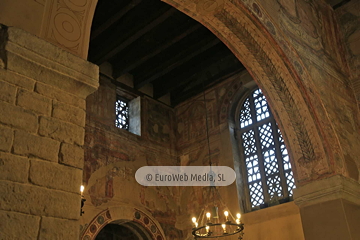 Interiores. Iglesia San Julián de los Prados de Oviedo