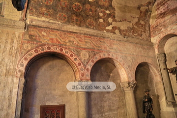 Interiores. Iglesia San Julián de los Prados de Oviedo