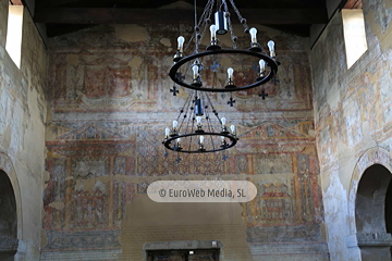 Interiores. Iglesia San Julián de los Prados de Oviedo