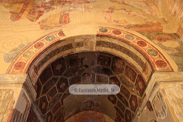 Interiores. Iglesia San Julián de los Prados de Oviedo